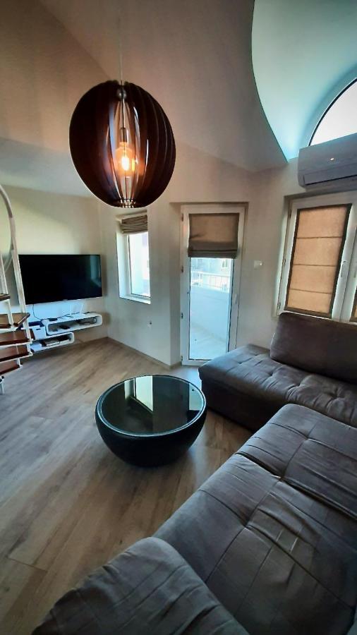 Centrally Located Apartment In Varna Exterior photo