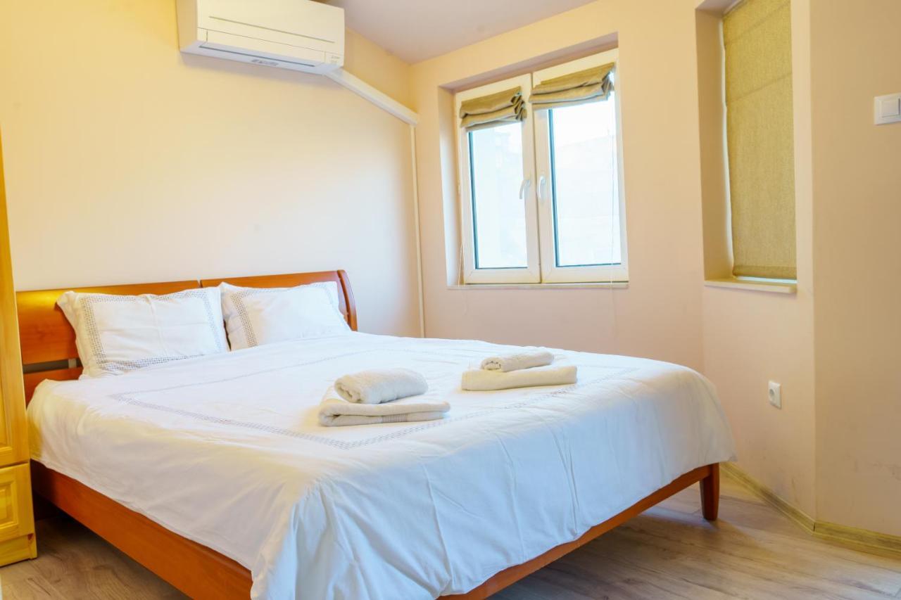 Centrally Located Apartment In Varna Exterior photo