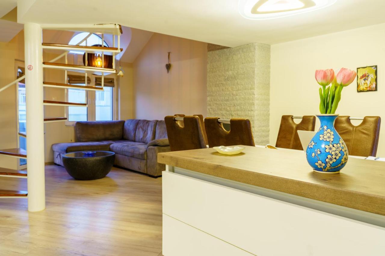 Centrally Located Apartment In Varna Exterior photo