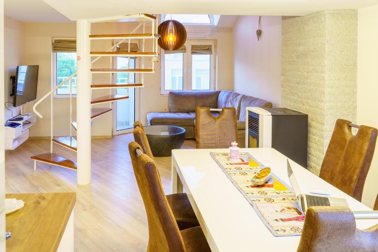 Centrally Located Apartment In Varna Exterior photo