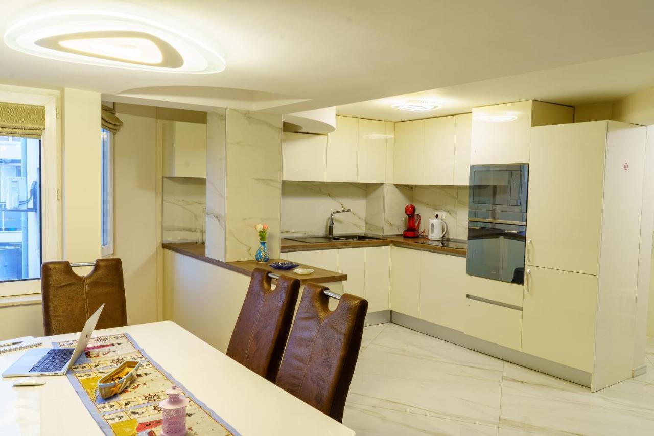Centrally Located Apartment In Varna Exterior photo